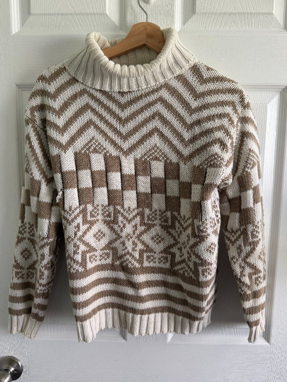 Erika Vintage Pullover Brown and Cream Knit Turtleneck Sweater size M - Fall 🍂